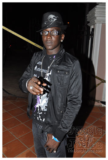 outrageous_in_black_july16-005