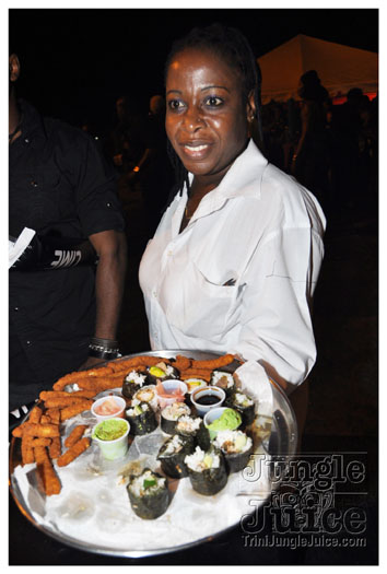 outrageous_in_black_july16-013