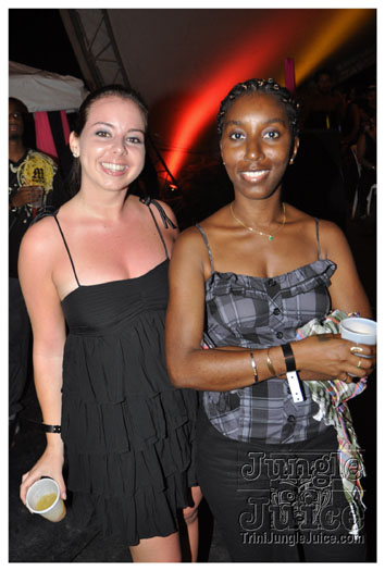 outrageous_in_black_july16-015