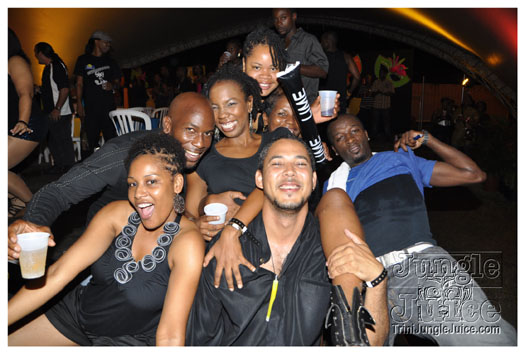 outrageous_in_black_july16-038