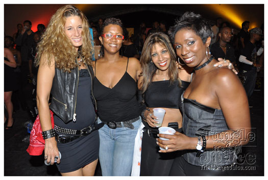 outrageous_in_black_july16-040