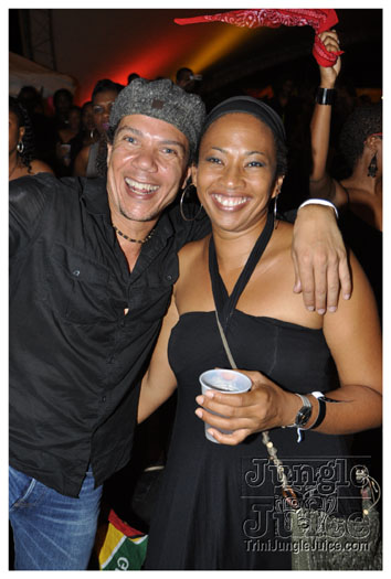 outrageous_in_black_july16-042