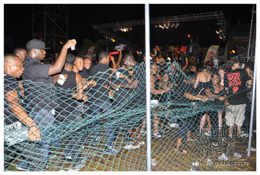 outrageous_in_black_july16-043