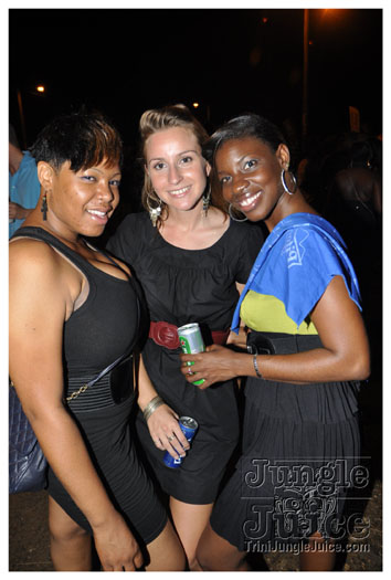 outrageous_in_black_july16-058