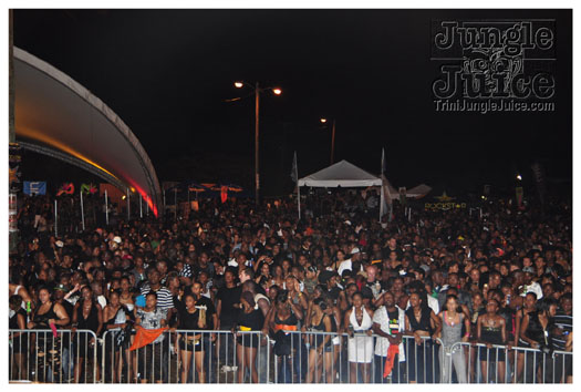 outrageous_in_black_july16-087