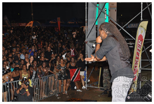 outrageous_in_black_july16-096