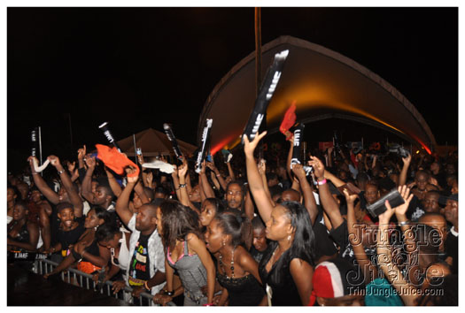 outrageous_in_black_july16-117