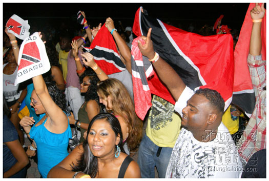 rave_miami_2010_oct9-011