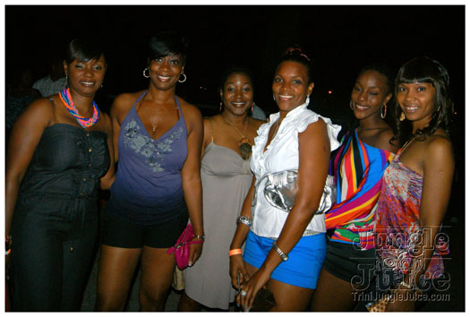 rave_miami_2010_oct9-021