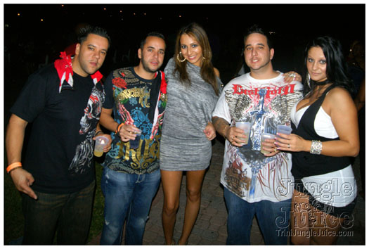 rave_miami_2010_oct9-022