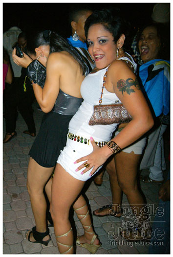 rave_miami_2010_oct9-023