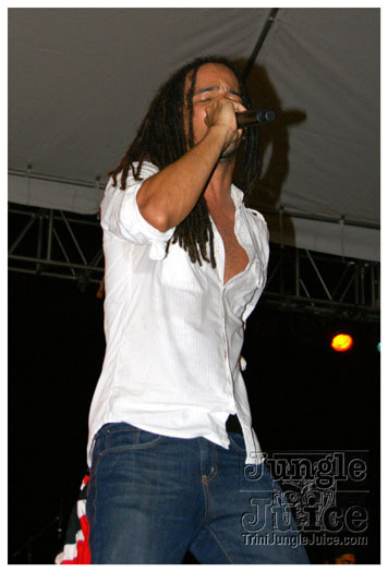 rave_miami_2010_oct9-040