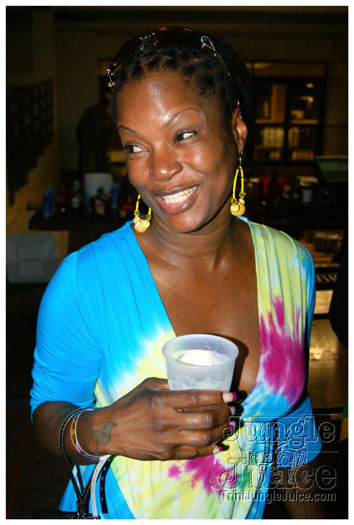 rave_miami_2010_oct9-042