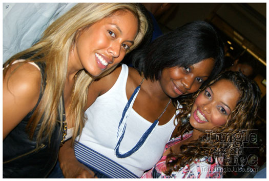 rave_miami_2010_oct9-043