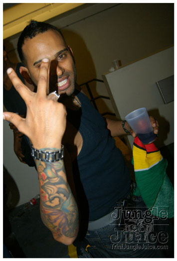 rave_miami_2010_oct9-060