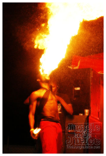 red_unlimited_band_launch_2k10-002