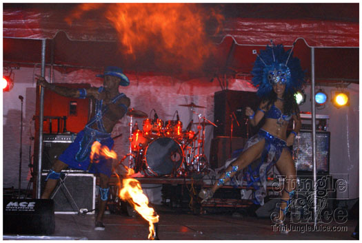 red_unlimited_band_launch_2k10-007