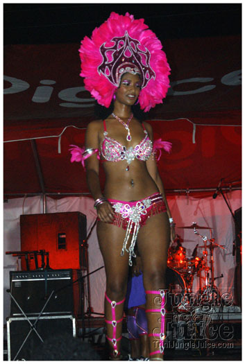 red_unlimited_band_launch_2k10-012