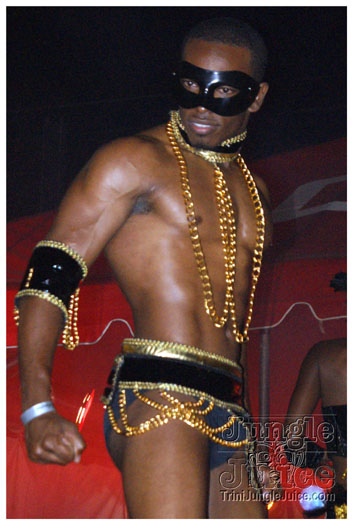 red_unlimited_band_launch_2k10-017