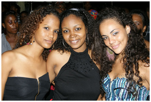 red_unlimited_band_launch_2k10-047