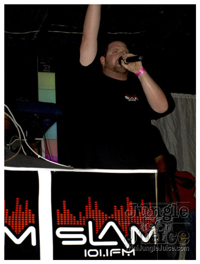 slam_101_1_beachparty_mar14-045