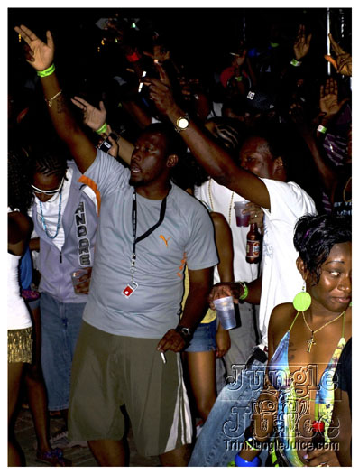 slam_101_1_beachparty_mar14-046