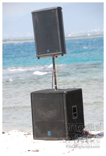 soca_at_de_sandbar_apr7-070