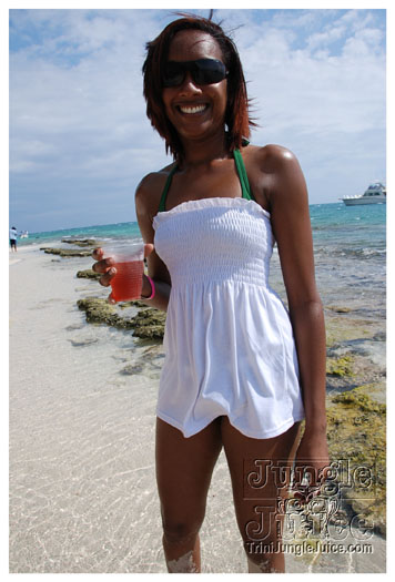 soca_at_de_sandbar_apr7-093
