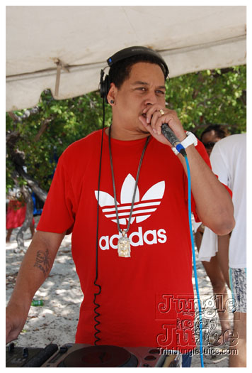 soca_at_de_sandbar_apr7-102