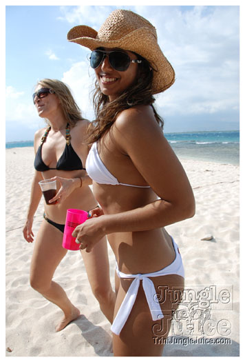 soca_at_de_sandbar_apr7-127