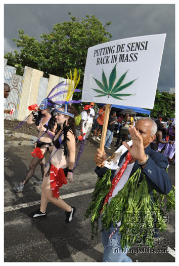 st_lucia_carnival_monday_2010-030