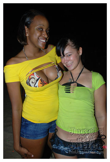swanky_intl_foam_fete_2010-001