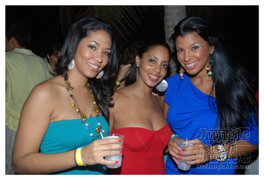 swanky_intl_foam_fete_2010-005