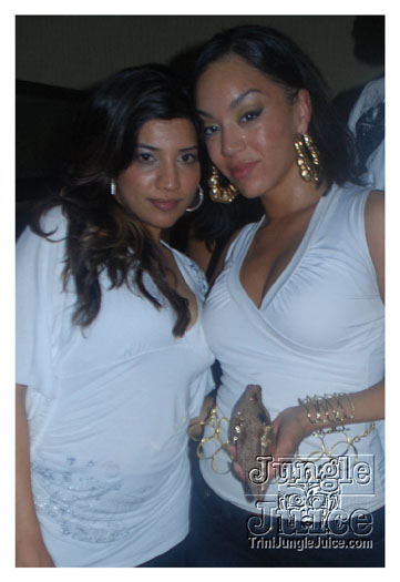 tight_in_white_jun13-004