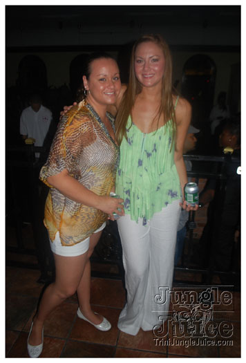 tight_in_white_jun13-007