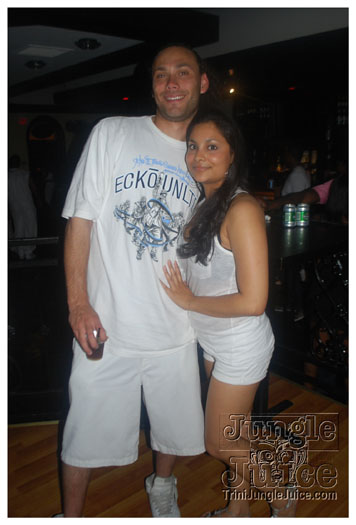 tight_in_white_jun13-011