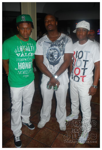 tight_in_white_jun13-014