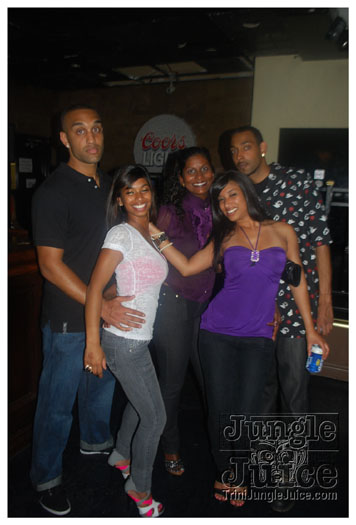 tight_in_white_jun13-020