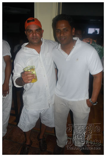 tight_in_white_jun13-024