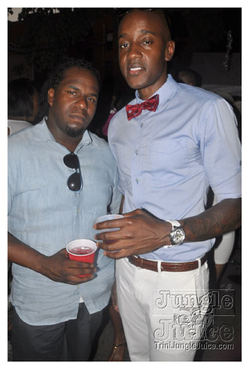 under_the_trees_2010_july4-001