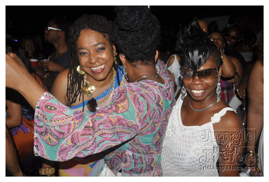 under_the_trees_2010_july4-007