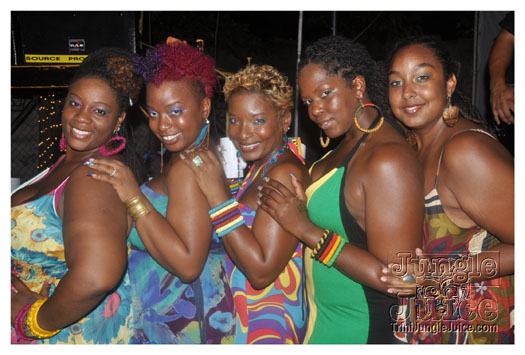 under_the_trees_2010_july4-024