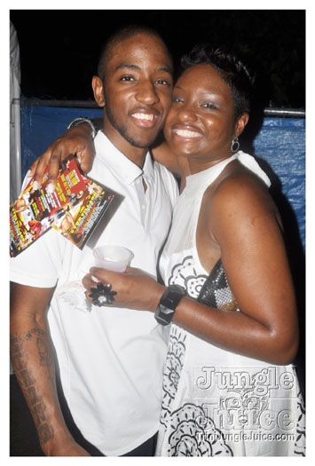 under_the_trees_2010_july4-029