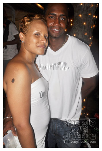 under_the_trees_2010_july4-054