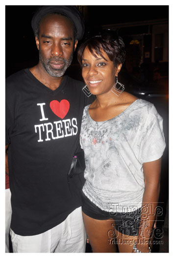 under_the_trees_2010_july4-058