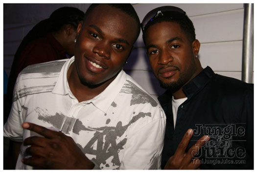 under_the_trees_2010_july4-059