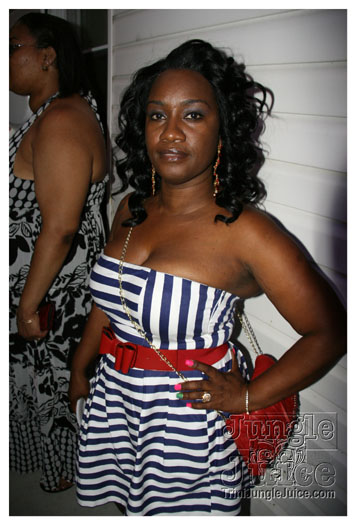 under_the_trees_2010_july4-062