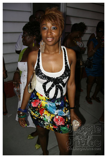 under_the_trees_2010_july4-063