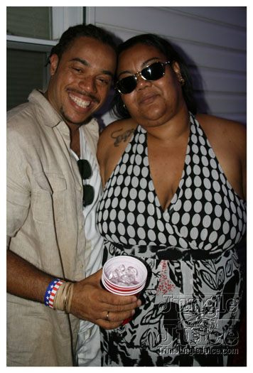 under_the_trees_2010_july4-068