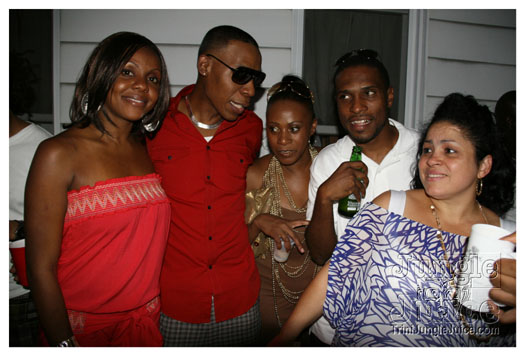 under_the_trees_2010_july4-072